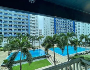 Studio with Balcony