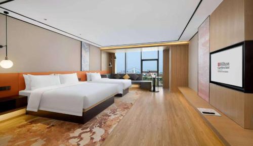 King Room with One King Bed and One Single Bed