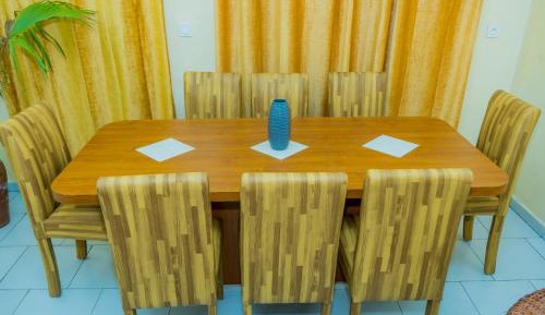 Deluxe Double Room (2 Adults + 1 Child)