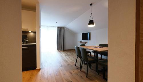 Two-Bedroom Apartment with Lake View