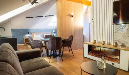 Deluxe Family Suite