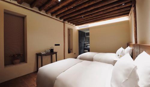 Twin Room with View