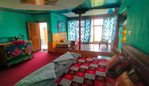 Deluxe Double or Twin Room with Mountain View