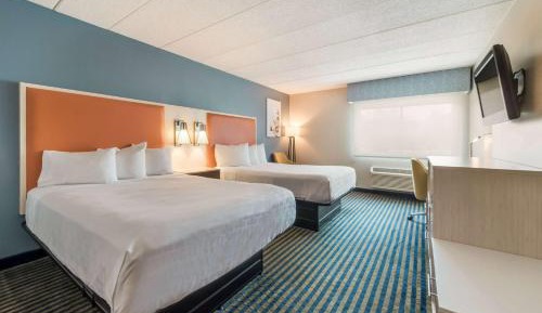 Double Room with Two Double Beds and Bathtub w/Grab Bars - Mobility Accessible/Non-Smoking