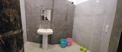 Deluxe Double Room (2 Adults + 1 Child)