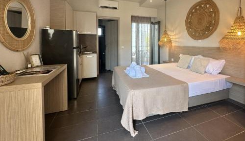 Studio with Sea View (2 Adults)