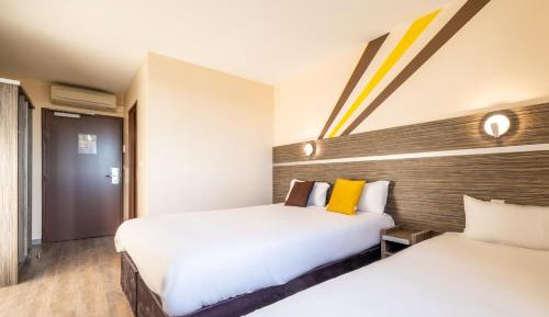Standard Double Room with One Double and One Single Bed