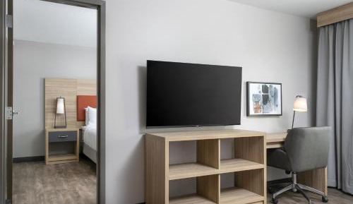 One-Bedroom King Suite