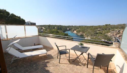 Superior One-Bedroom Apartment with Balcony
