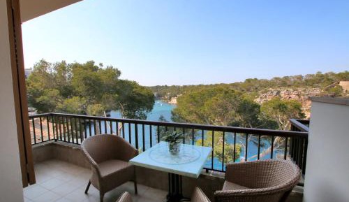 Superior One-Bedroom Apartment with Balcony