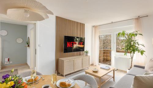 Two-Bedroom Deluxe Apartment with Balcony