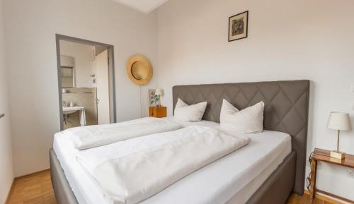 Deluxe Apartment with Balcony