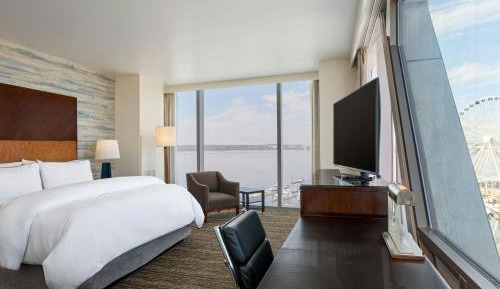 One-Bedroom King Suite with River view