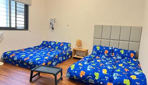 Quadruple Room with Shared Bathroom