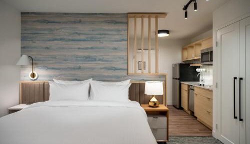 Corner Studio Queen Room with Two Queen Beds