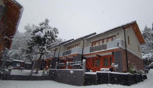 Two-Bedroom Apartment with Mountain View