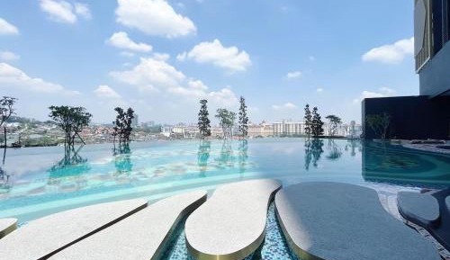 Two-Bedroom Deluxe Apartment with Ocean View