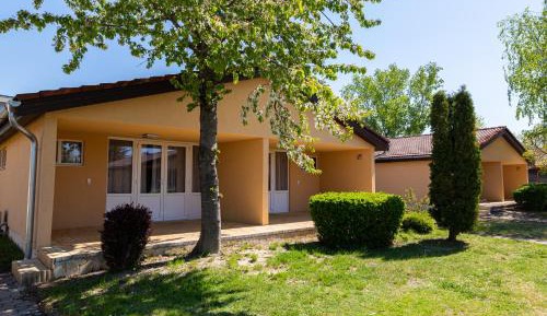 Deluxe Bungalow