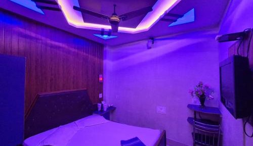 Deluxe Room (2 Adults + 1 Child)