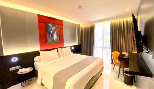 Deluxe Queen Room