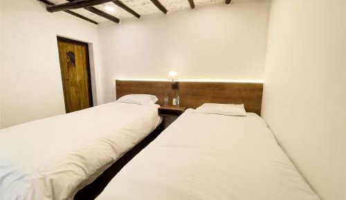 Twin Room with Private Bathroom