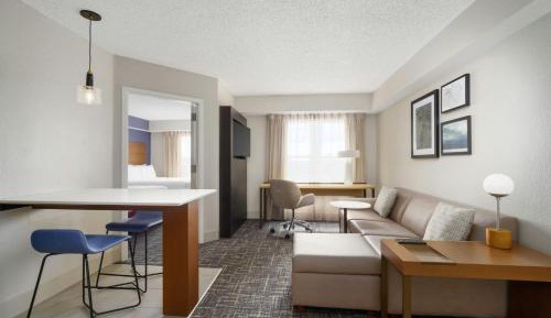 One-Bedroom Queen Suite with Two Queen Beds and Sofa Bed