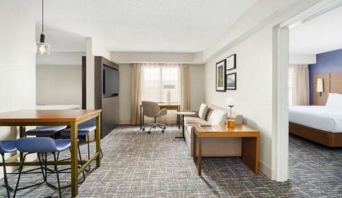 One-Bedroom King Suite