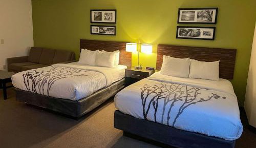 Queen Suite with Two Queen Beds - Non-Smoking