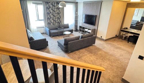 Two-Bedroom Duplex King Suite