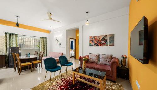 Two-Bedroom Deluxe Apartment with Balcony