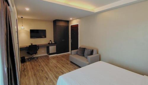 Suite with Garden View