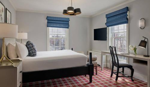 Editor's Queen, Guest room, 1 Queen, Corner room, High floor