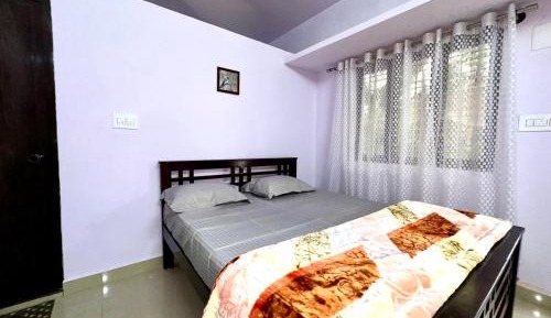 Deluxe Room (2 Adults + 1 Child)