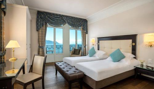 Deluxe Twin Room with Lake View and Balcony
