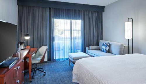 King Room with Sofa Bed - Non-Smoking