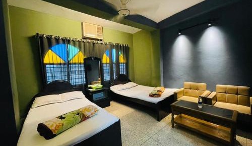 Deluxe Family Room
