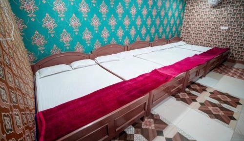 Mixed Dormitory Room