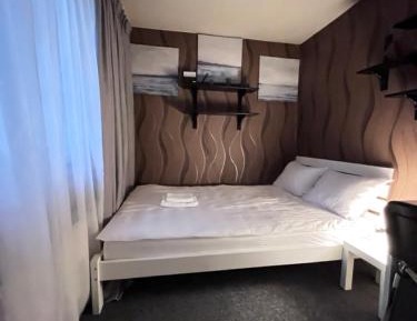 Single Room with Shared Bathroom