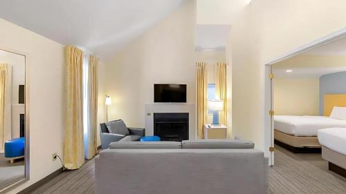 Two-Bedroom Suite