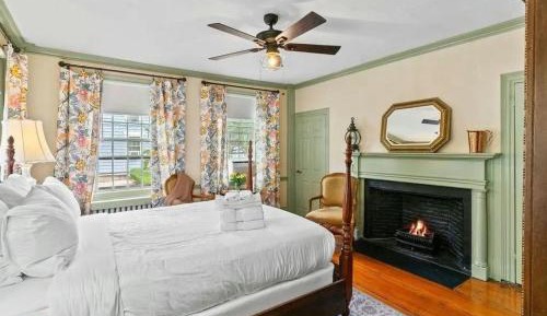 Queen Room