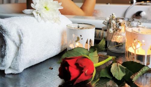Deluxe Suite with Spa Bath
