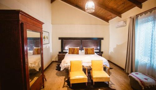 Deluxe Queen Room
