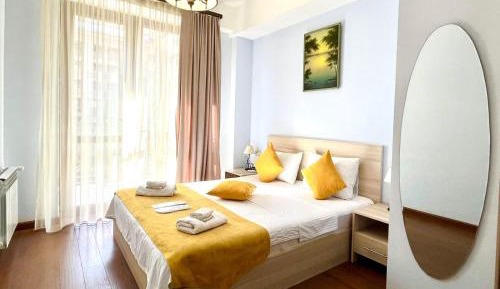 One-Bedroom Apartment with Balcony