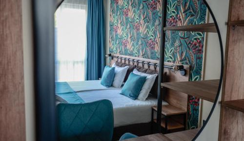 One-Bedroom Deluxe Apartment