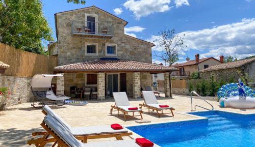 Three-Bedroom Holiday Home 
