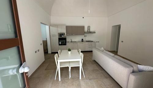 Deluxe One-Bedroom Apartment