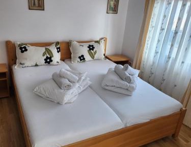 Quadruple Room with Private Bathroom