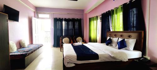 Double Room with Mountain View