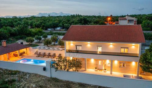 Five-Bedroom Holiday Home