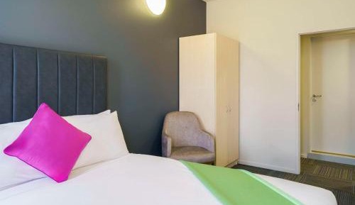 Apartment with Queen Bed